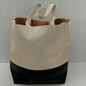 Sorial tote handbag